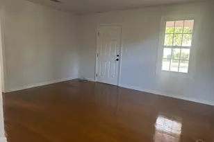 811 W Jordan St, Pensacola, FL 32501 - Photo 2