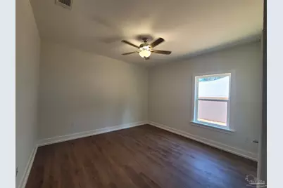 8401 Segura St, Navarre, FL 32566 - Photo 16