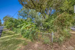 600 W Hannah St, Pensacola, FL 32534 - Photo 4