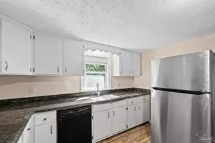 600 W Hannah St, Pensacola, FL 32534 - Photo 40