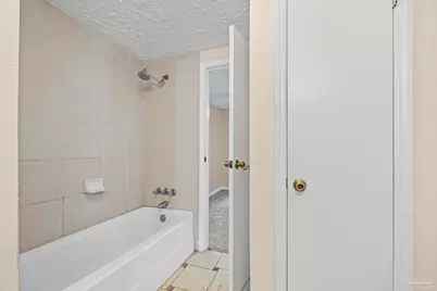 600 W Hannah St, Pensacola, FL 32534 - Photo 52