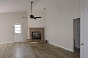 372 Mizzen Ln, Pensacola, FL 32507 - Photo 2