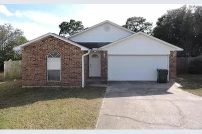 372 Mizzen Ln, Pensacola, FL 32507 - Photo 1