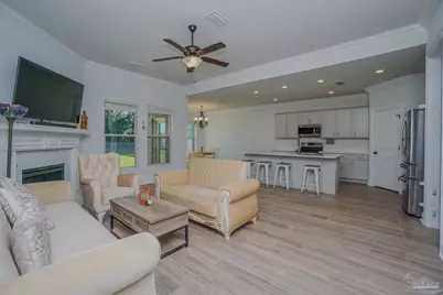 9953 Suwanee Ln, Pensacola, FL 32526 - Photo 6
