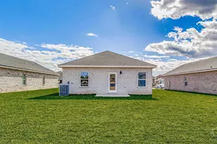 8126 Fox Hunt Dr, Milton, FL 32583 - Photo 4