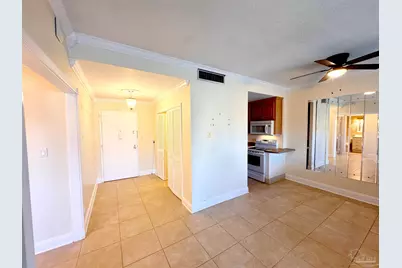 825 Bayshore Dr #205, Pensacola, FL 32507 - Photo 2