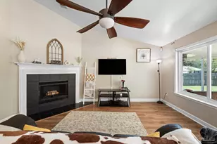 3660 Misty Woods Cir, Pace, FL 32571 - Photo 8