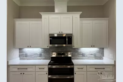 2038 Colby Ct, Navarre, FL 32566 - Photo 10