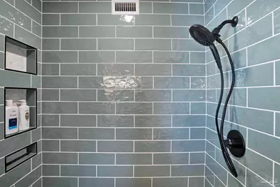 704 Bayshore Dr, Pensacola, FL 32507 - Photo 36