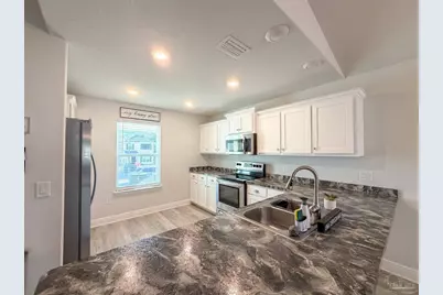 392 Hilburn Ln, Pensacola, FL 32504 - Photo 6