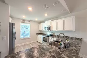 392 Hilburn Ln, Pensacola, FL 32504 - Photo 6