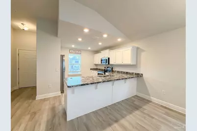 392 Hilburn Ln, Pensacola, FL 32504 - Photo 2