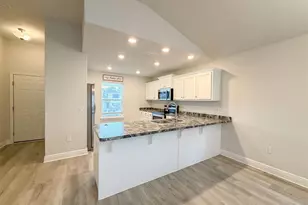 392 Hilburn Ln, Pensacola, FL 32504 - Photo 2