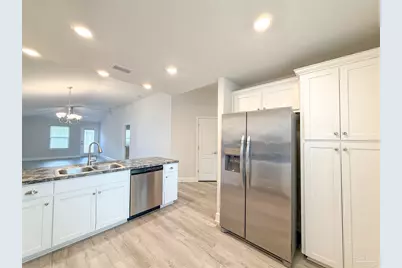 392 Hilburn Ln, Pensacola, FL 32504 - Photo 8