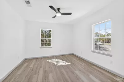 1000 N G St, Pensacola, FL 32501 - Photo 12