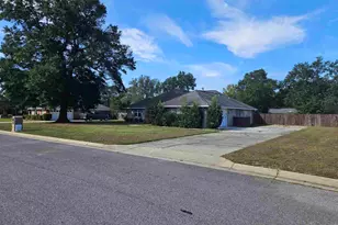 9137 Iron Gate Blvd, Milton, FL 32570 - Photo 2