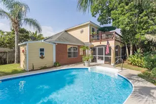 1611 Luzon Ln, Gulf Breeze, FL 32563 - Photo 10