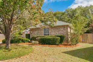 2351 Queens Ferry Ln, Cantonment, FL 32533 - Photo 48