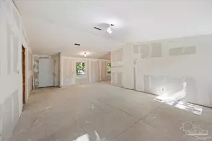 5127 Lake End Dr, Milton, FL 32583 - Photo 6