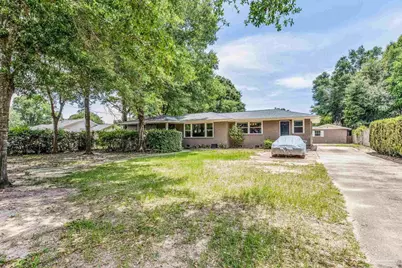 2033 E Bobe St, Pensacola, FL 32503 - Photo 2