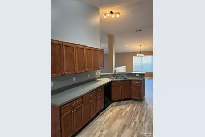 724 Hanley Downs Dr, Cantonment, FL 32533 - Photo 4