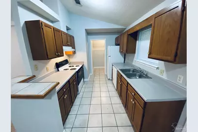 1000 Sable Dr #b, Pensacola, FL 32514 - Photo 2