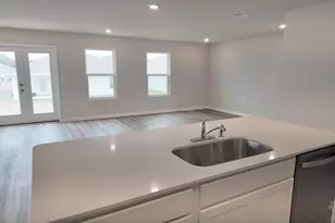 8029 Fir Tree Dr, Milton, FL 32583 - Photo 6