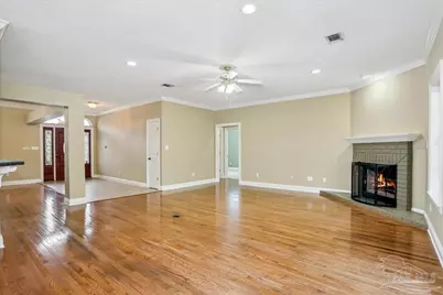 5557 Bay Meadows Dr, Milton, FL 32583 - Photo 6