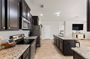 2437 Redford Dr, Cantonment, FL 32533 - Photo 8