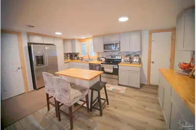 8806 Doris Ave, Pensacola, FL 32534 - Photo 6