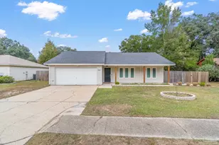 7467 Baywoods Ln, Pensacola, FL 32504 - Photo 2