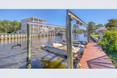 1698 College Pkwy, Gulf Breeze, FL 32563 - Photo 58