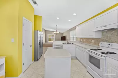 1015 Simpson St, Pensacola, FL 32526 - Photo 12