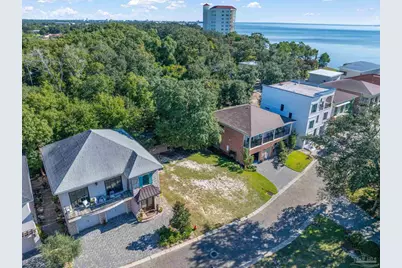 1514 White Caps Ln, Pensacola, FL 32507 - Photo 2