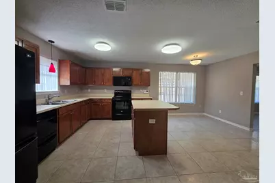 6913 Hanover Ct, Milton, FL 32570 - Photo 6