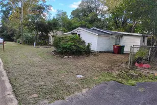 451 E Cane Ave, Crestview, FL 32539 - Photo 4