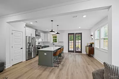 1421 E Texar Dr, Pensacola, FL 32503 - Photo 12