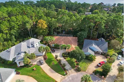 1284 Point East Cir, Gulf Breeze, FL 32563 - Photo 4