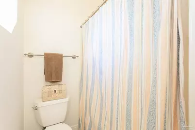 1284 Point East Cir, Gulf Breeze, FL 32563 - Photo 10