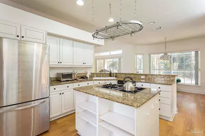 1284 Point East Cir, Gulf Breeze, FL 32563 - Photo 10
