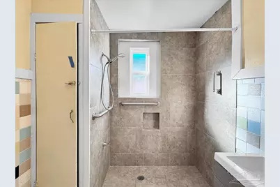 1007 W Wright St, Pensacola, FL 32502 - Photo 2