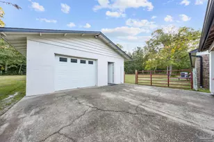 10205 N Loop Rd, Pensacola, FL 32507 - Photo 16