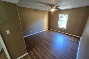 2303 W Michigan Ave, Pensacola, FL 32526 - Photo 10