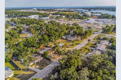 70 N Stillman St, Pensacola, FL 32505 - Photo 2
