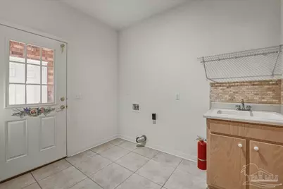 2500 Crescent Pl, Navarre, FL 32566 - Photo 34