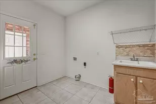 2500 Crescent Pl, Navarre, FL 32566 - Photo 34