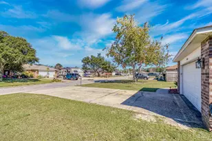 817 Binnacle Pl, Pensacola, FL 32507 - Photo 54
