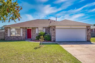 817 Binnacle Pl, Pensacola, FL 32507 - Photo 1