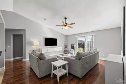 817 Binnacle Pl, Pensacola, FL 32507 - Photo 2