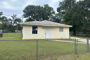 3426 1/2 Luke St, Pensacola, FL 32505 - Photo 1